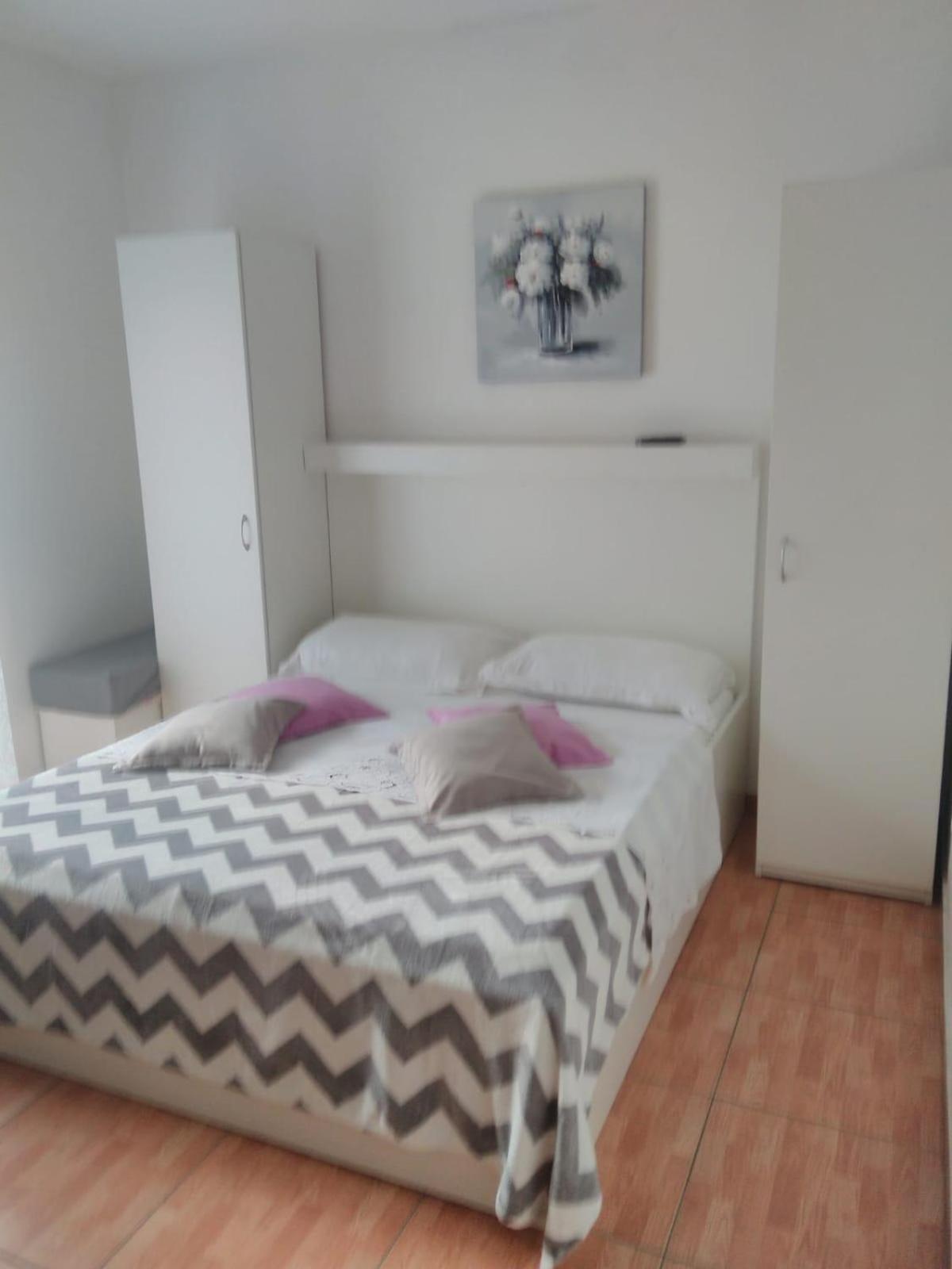 Apartments By The Sea Drvenik Donja Vala, Makarska - 6701 Pokoj fotografie